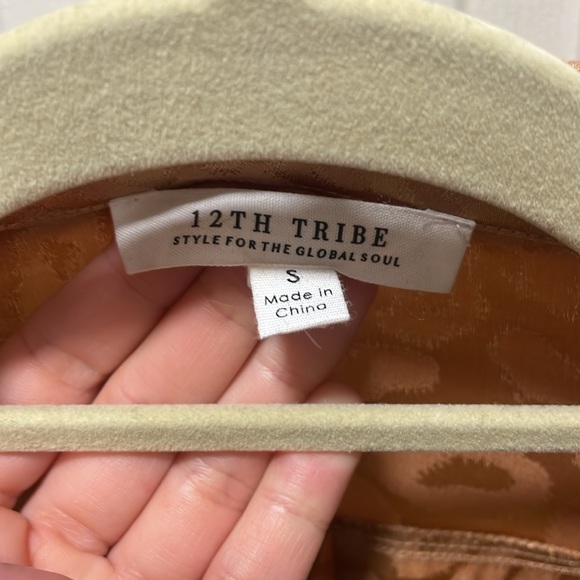 12th tribe gold leopard blouse - Picture 3 of 3